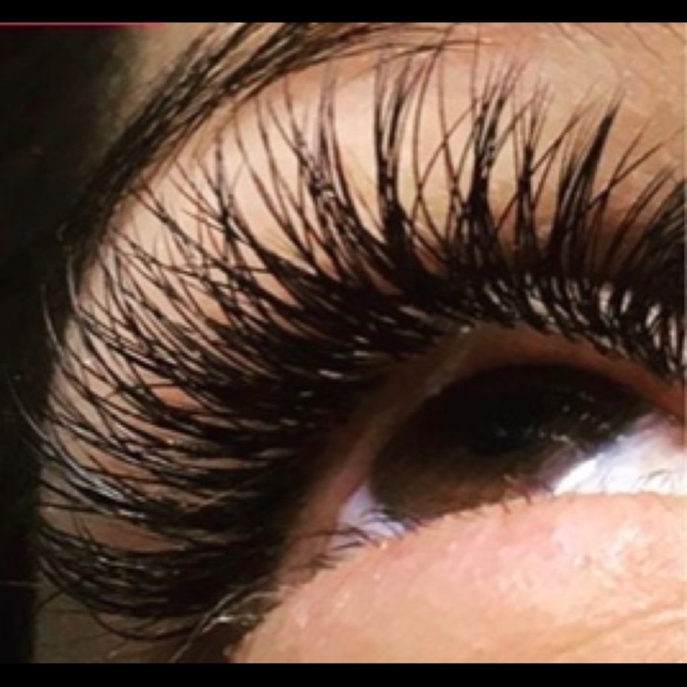 Eyelash Extensions Full Set - Picture 3 of 10